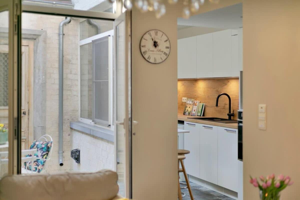 Vila Huswell - Charming Town House In Historic Center Of Bruggy Exteriér fotografie